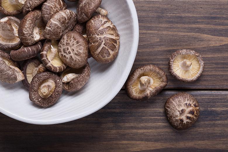 Pasta mit Shiitake-Pilzen und Frühlingszwiebeln - Rezept