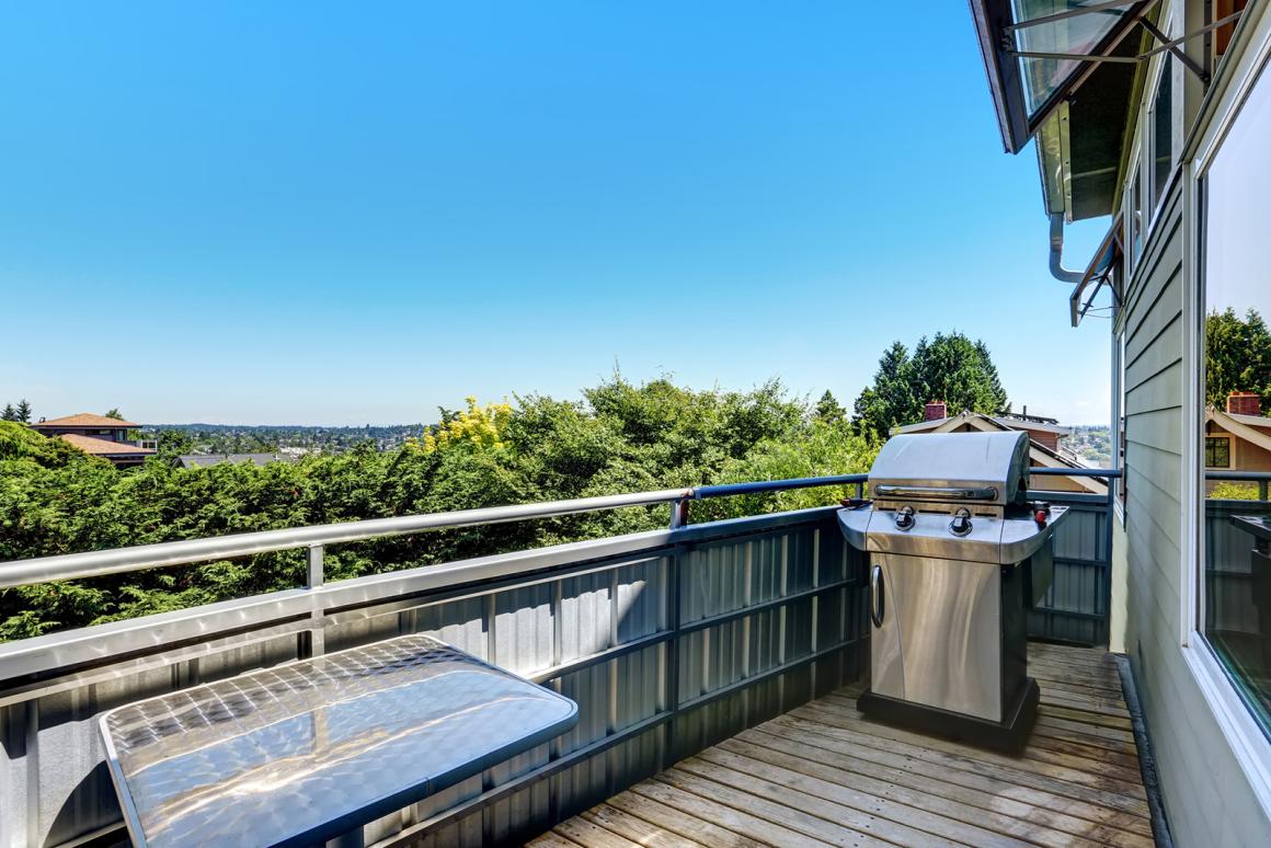 Grillieren auf dem Balkon 