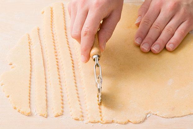 Apfelkuchen verzieren