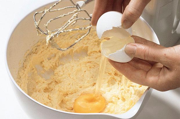 Waffelteig Mixen