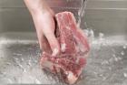 Fleisch waschen