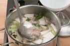 Schaum abschöpfen