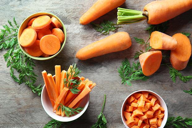 Karotten stets mit etwas Fett verzehren, damit die Vitamine optimal wirken können.