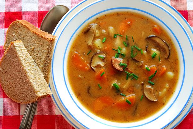 Vegane Gemüsekraftsuppe