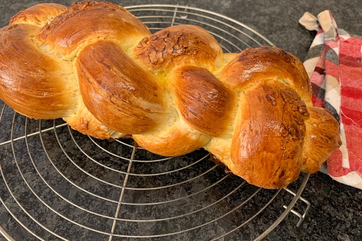 Zopf backen