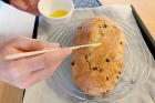 Quarkstollen einstreichen