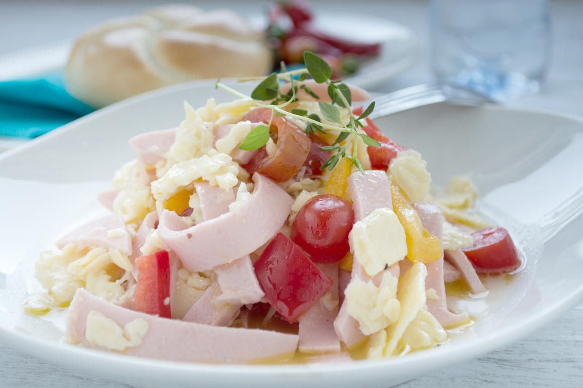Wurst Käse Salat
