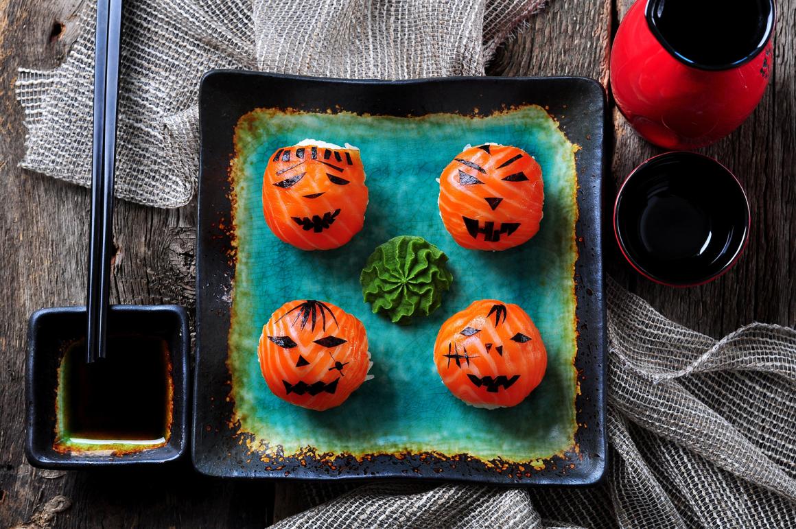 Halloween Lachs-Sushi