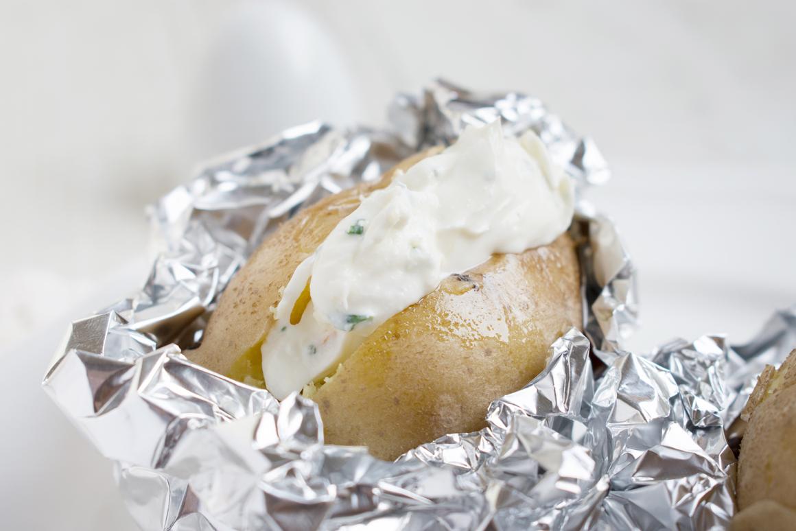 Ofenkartoffel mit Kräuterquark
