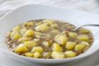 Linsensuppe mit Kümmel und Minze