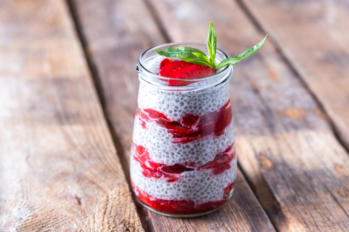 Erdbeer Chia Pudding ohne Zucker