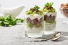 Joghurt-Schichtdessert mit Kiwi