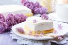Frühlingshafter Fliederkuchen
