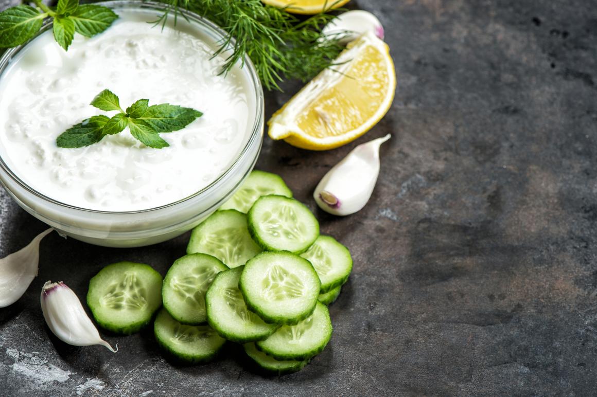 Gurken-Joghurt-Dip mit frischer Minze