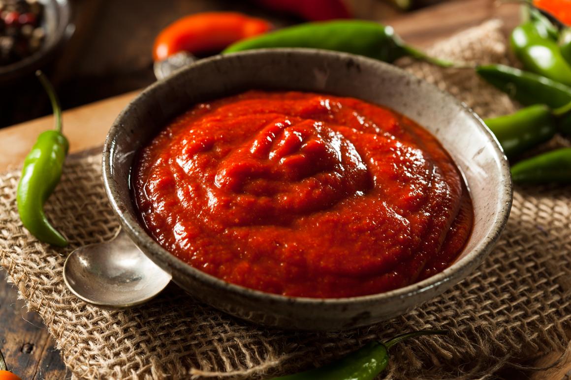 Rotes Peperoni Pesto