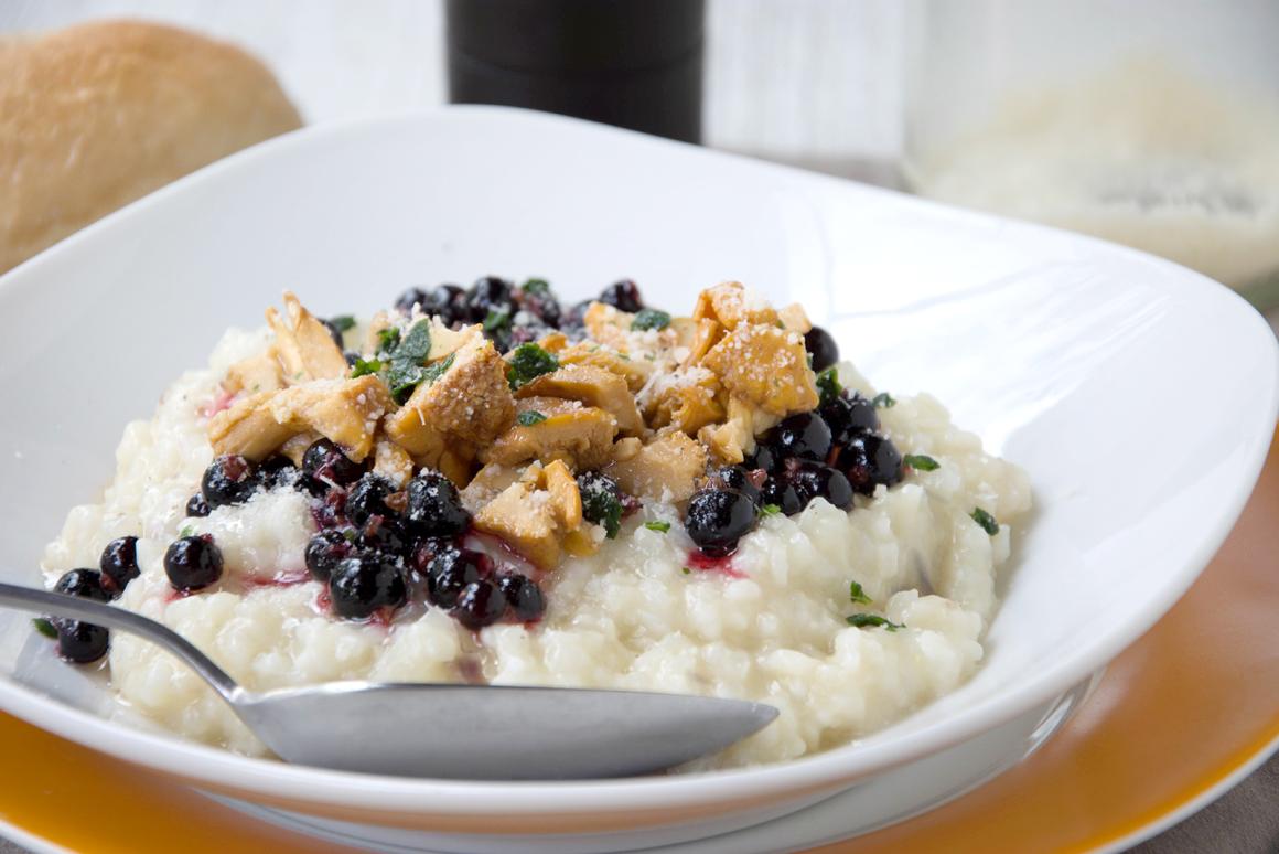 Risotto mit Pilzen und Heidelbeeren
