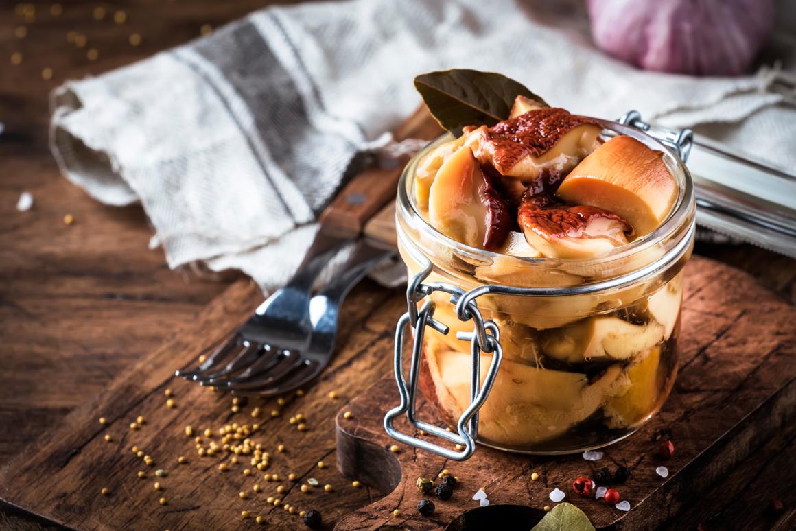 Marinierte Waldpilze