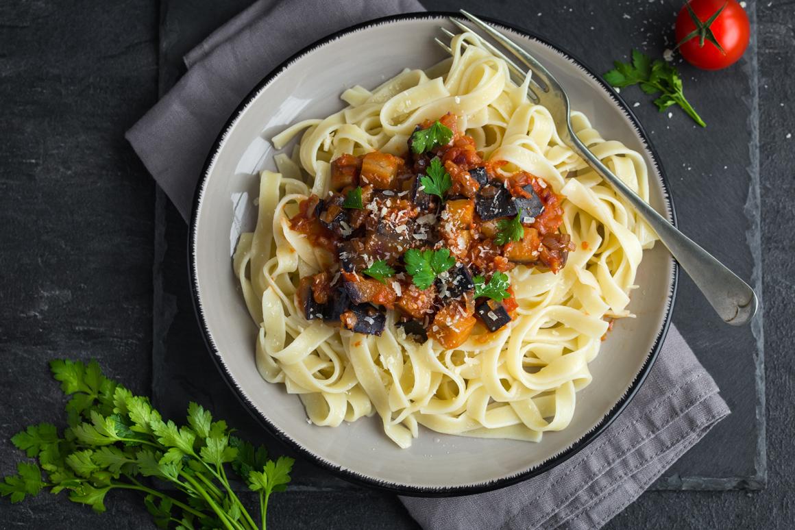 Auberginenpasta mit Parmesan