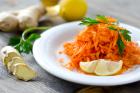 Geriebener Rüeblisalat mit Ingwer