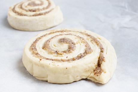 Nussschnecken mit Hefeteig