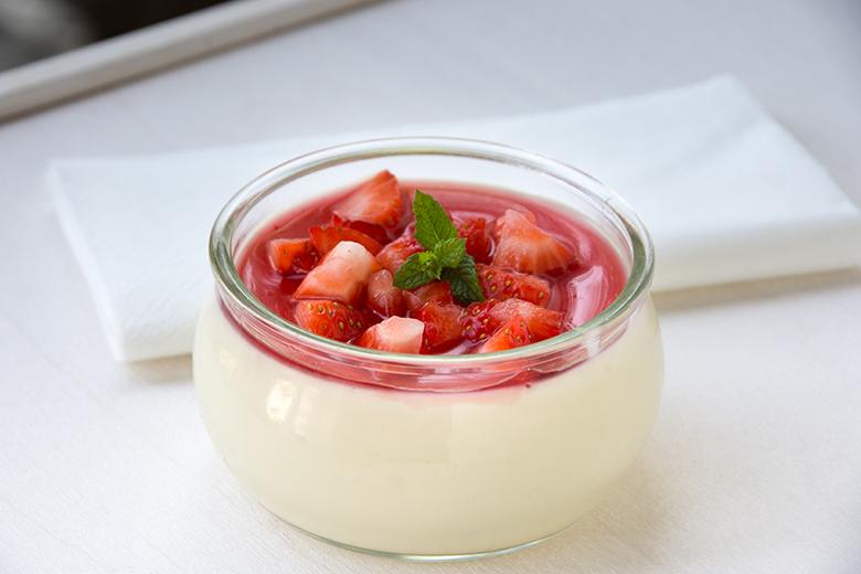 Panna Cotta mit Erdbeeren