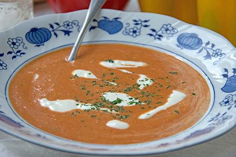 Paprikasuppe mit Kokosmilch