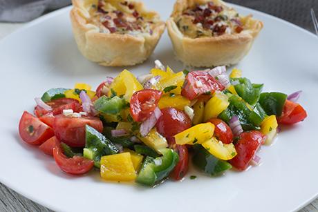 Paprikasalat mit Tomaten