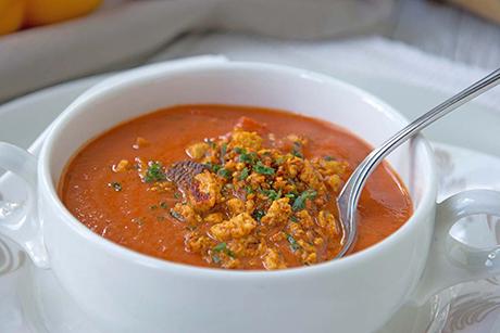 Peperonisuppe mit Ajvar