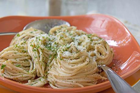 Pesto mit Mandeln