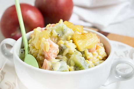 Reissalat mit Früchten