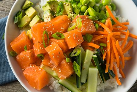 Poke Bowl mit Lachs