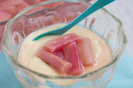 Rhabarberkompott mit Vanillepudding