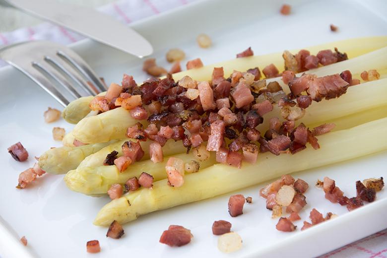 Spargel mit Speck