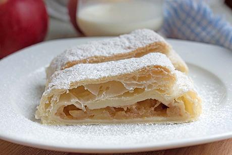 Apfelstrudel mit Blätterteig