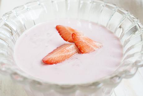 Quarkmousse mit Erdbeeren