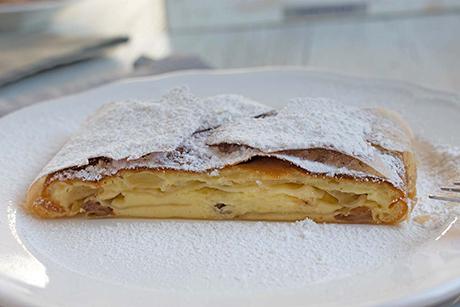 Quarkstrudel