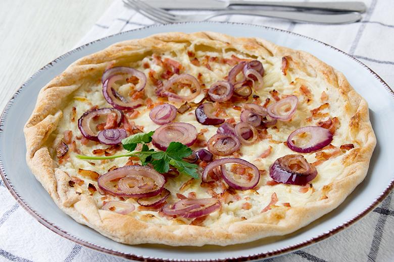 Flammkuchen mit Speck