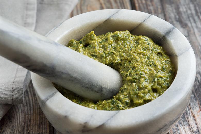 Bärlauchpesto mit Mandeln