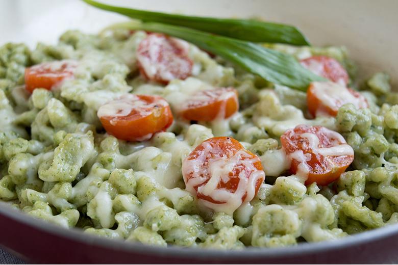 Bärlauchspätzle mit Mozzarella