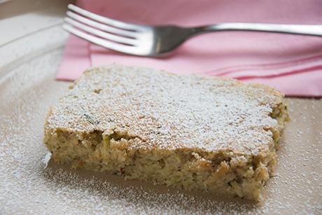 Saftiger Zucchettikuchen