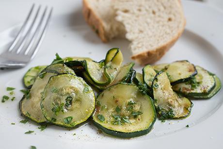 Warmer Zucchettisalat