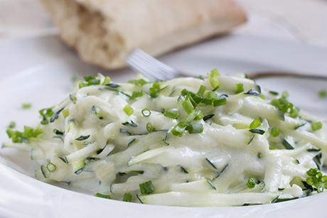 Zucchettisalat mit Rahm