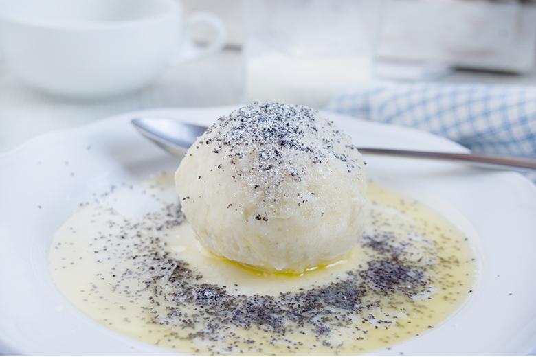 Quarkknödel mit Mohn