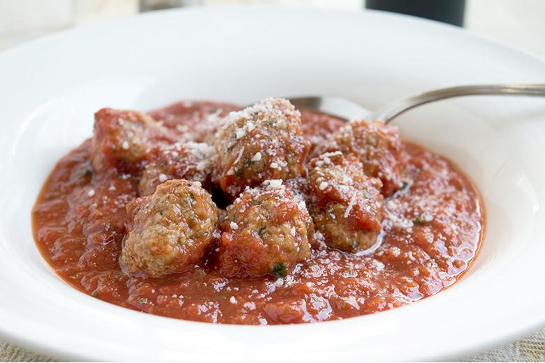 Hackfleischbällchen an Tomatensauce