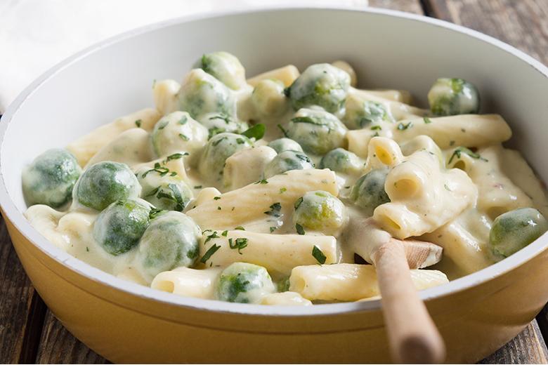 Hörnli mit Rosenkohl und Gruyère