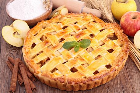 Apfeltarte mit Kornelkirschen