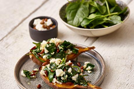 Gefüllte Süsskartoffel mit Spinat und Feta