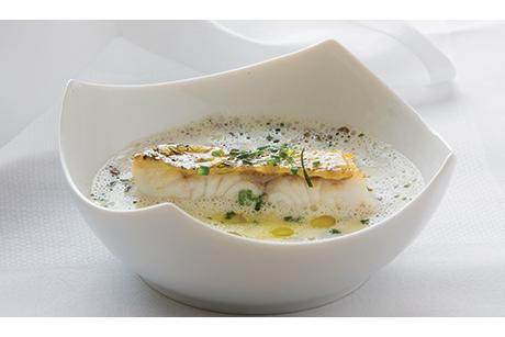 Linsenschaumsuppe mit gebratenem Zander