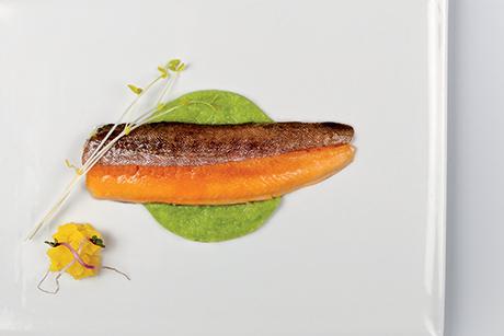 Zuger Rötel mit Rosenkohlpüree und Kartoffelbrunoise