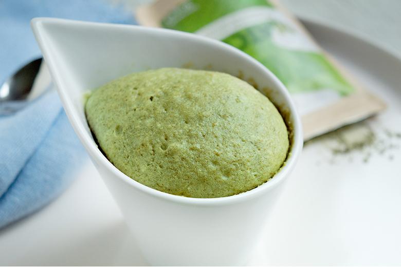 Tassenkuchen mit Matcha